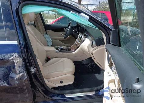 2016 Mercedes-Benz Glc 300 z USA, uszkodzony, nr VIN WDC0G4JBXGF069315